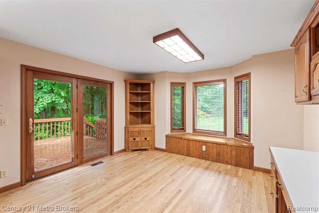 751 River Edge Court, Flushing, MI 48433 — Photo 9