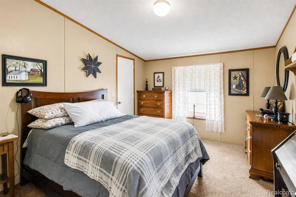 29311 Hidden River Drive, Gibraltar, MI — Photo 16