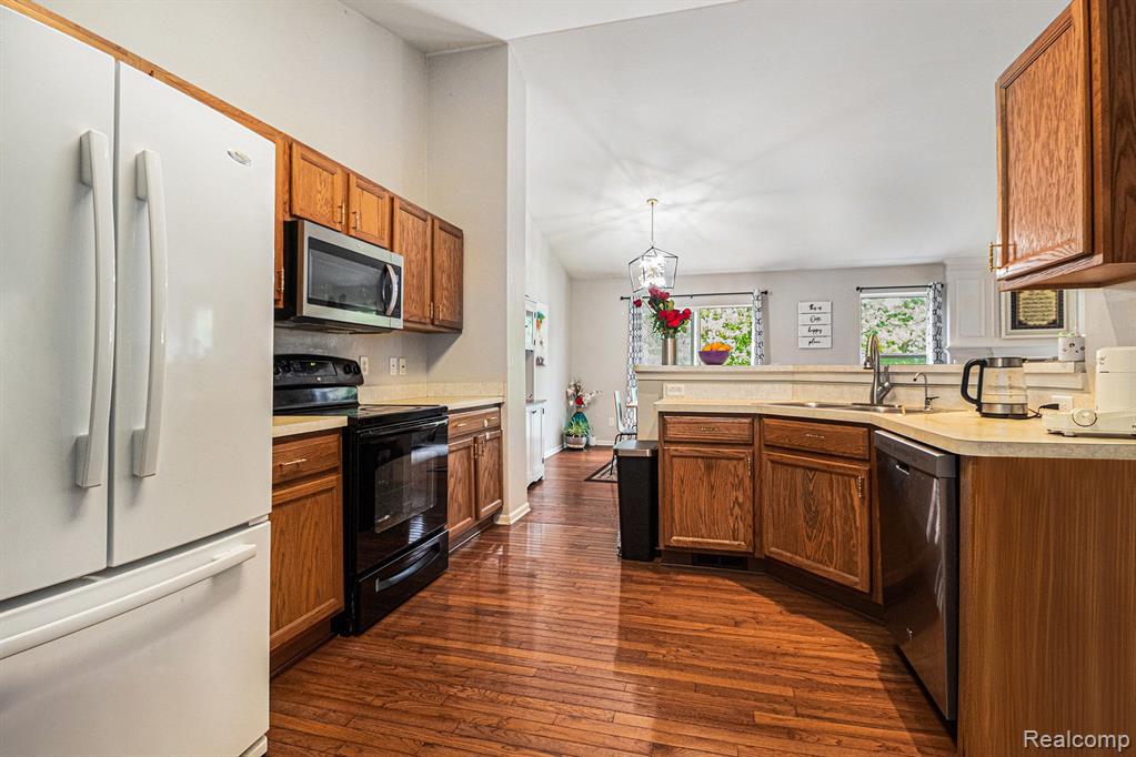 47291 FAIRLAWN Court, Canton, MI 48188 — Photo 14