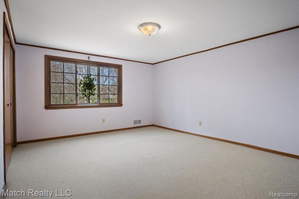 589 KINGSLEY Trail, Bloomfield Hills, MI 48304 — Photo 34