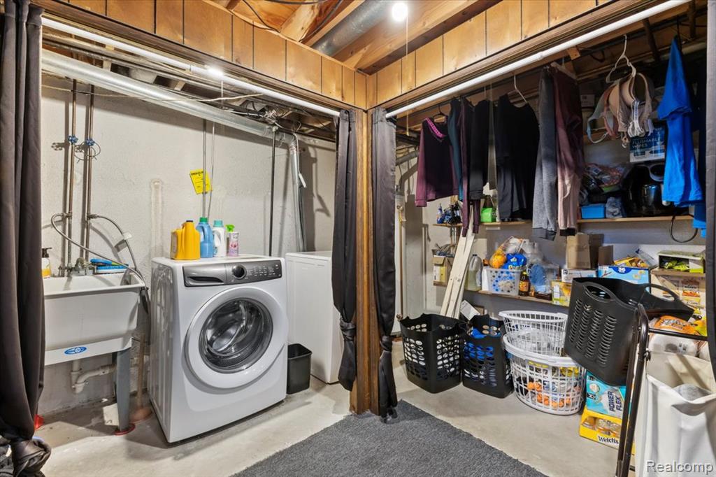 203 Lac Sainte Claire Drive, Saint Clair Shores, MI, 48082