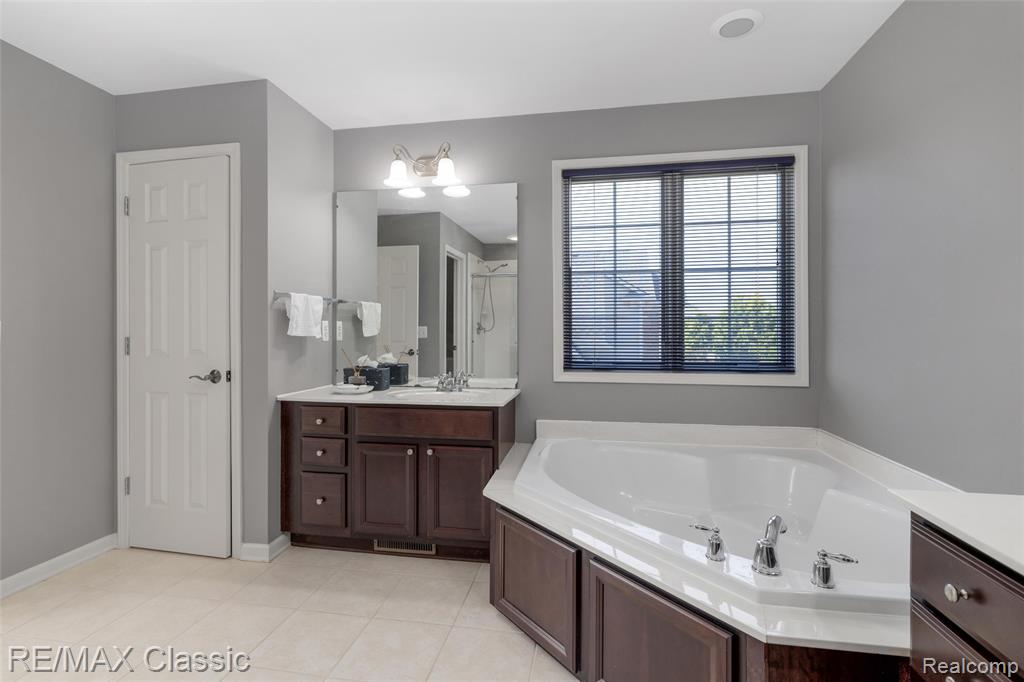 45273 Jacob Drive, Novi, MI — Photo 26