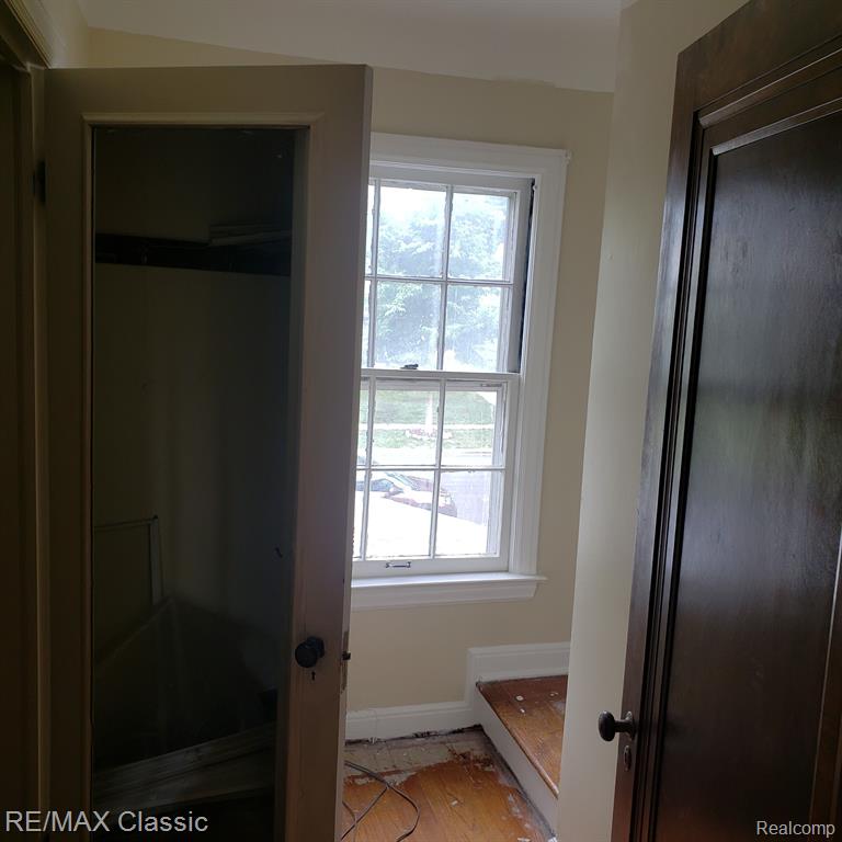 16215 and 16217 Greenview Avenue, Detroit, MI 48219 — Photo 19