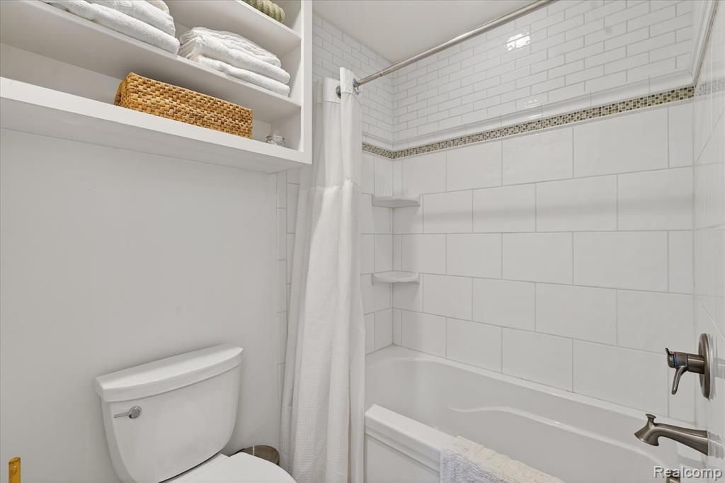 7247 Ardsley Lane, Clarkston, MI 48348 — Photo 34