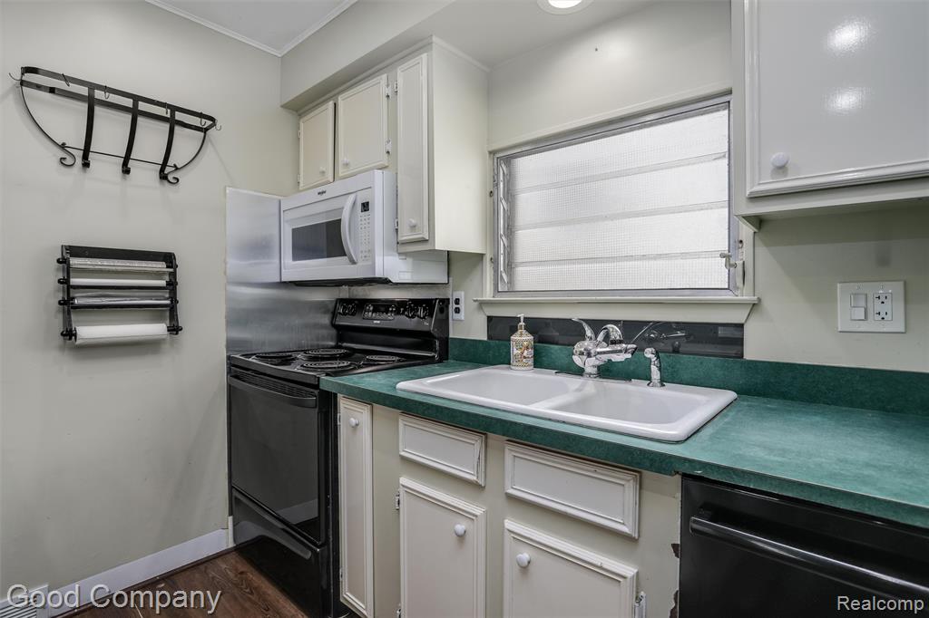 603 E Maxlow Avenue, Hazel Park, MI 48030 — Photo 9