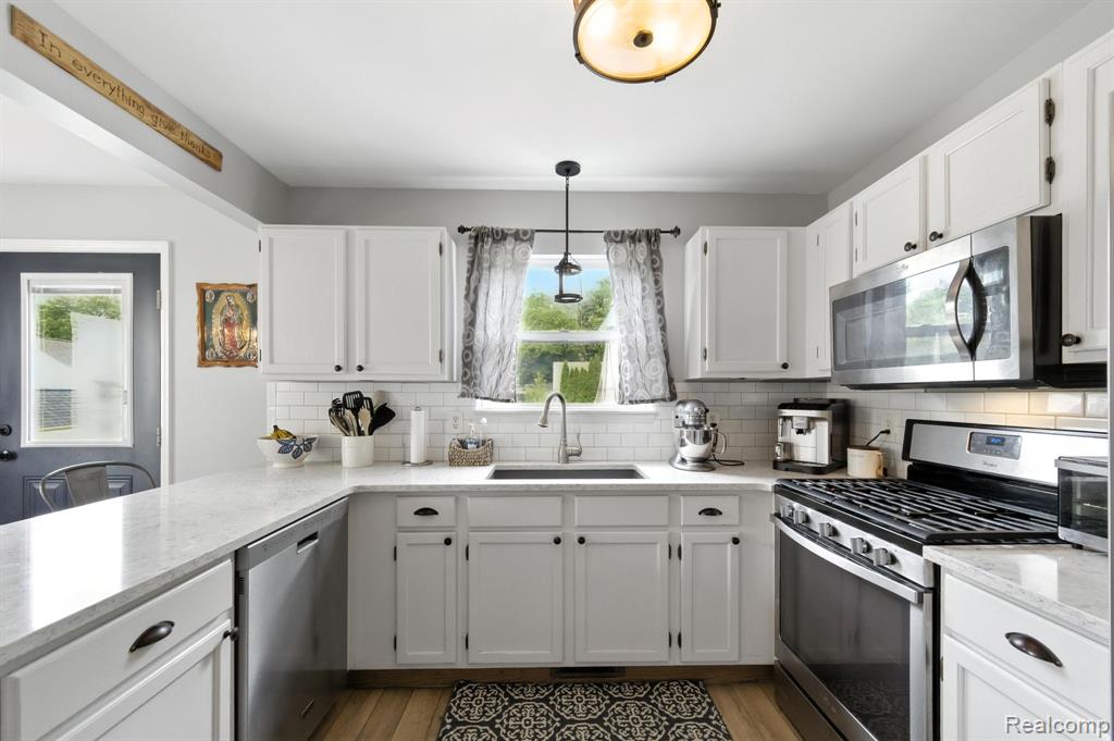 400 Ventnor Commons, Howell, MI 48843 — Photo 14