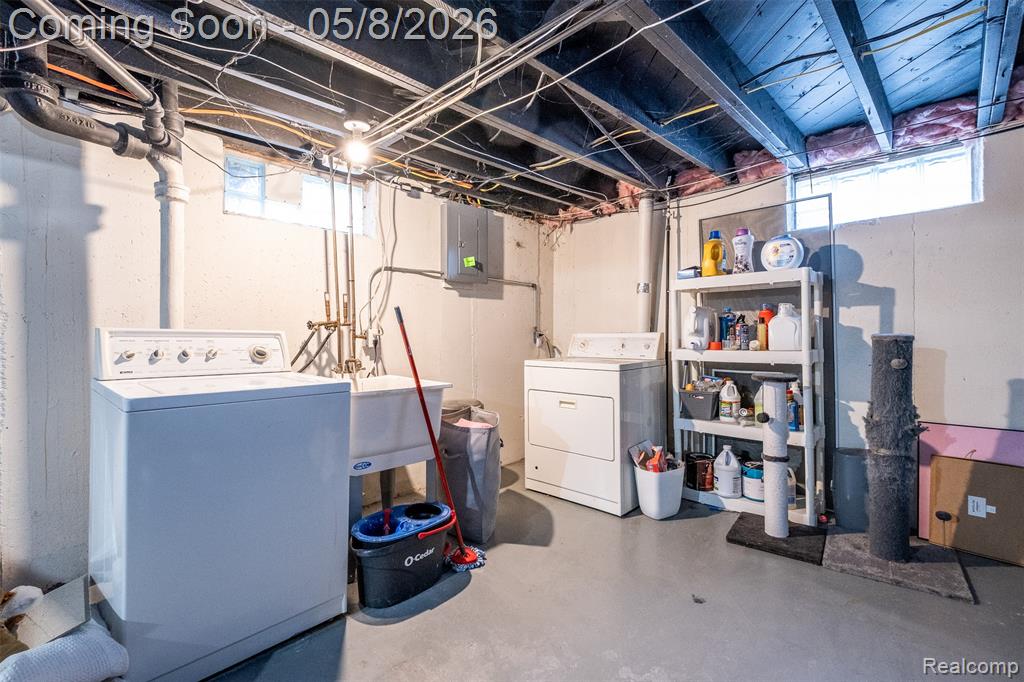 8796 Saratoga Street, Oak Park, MI 48237 — Photo 30
