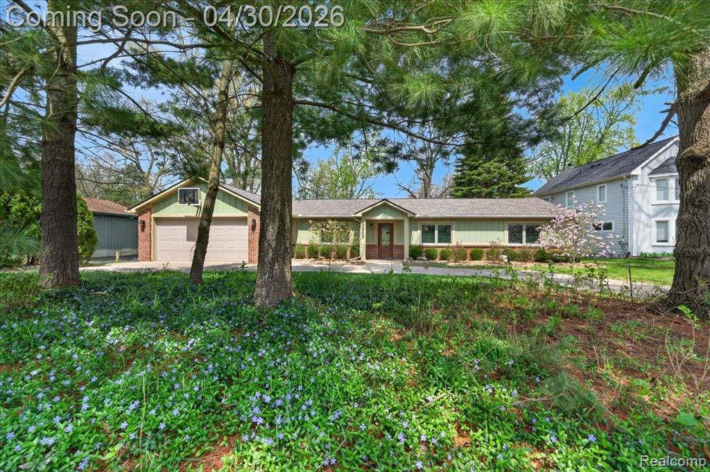 3945 N Vanstone Drive, Commerce Twp, MI 48382 — Photo 4