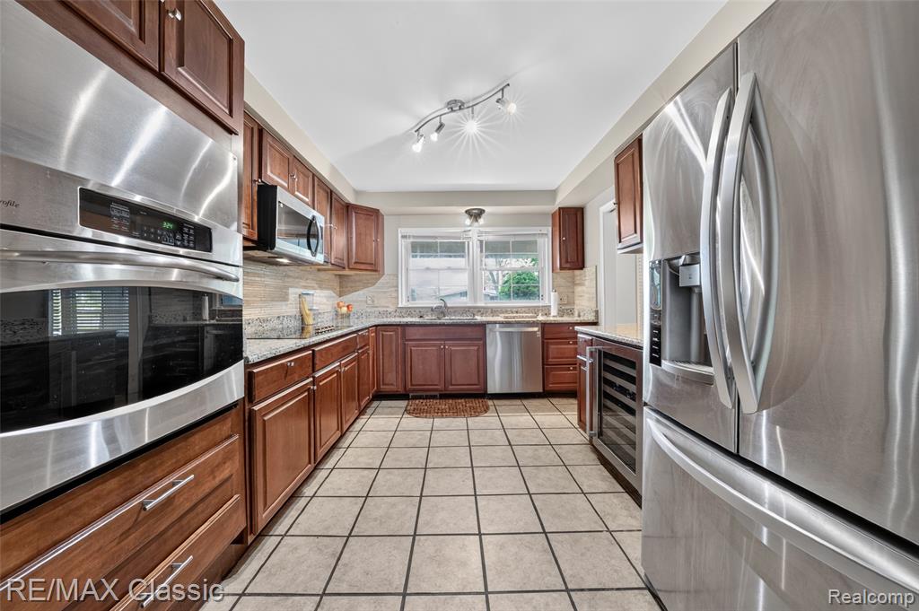 6638 Woodbank Drive, Bloomfield Hills, MI 48301 — Photo 11