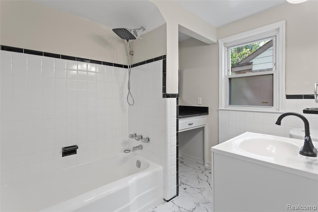 8604 Meyers Road, Detroit, MI 48228 — Photo 32