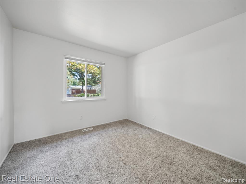 796 Devonshire Boulevard, Brighton, MI 48116 — Photo 10