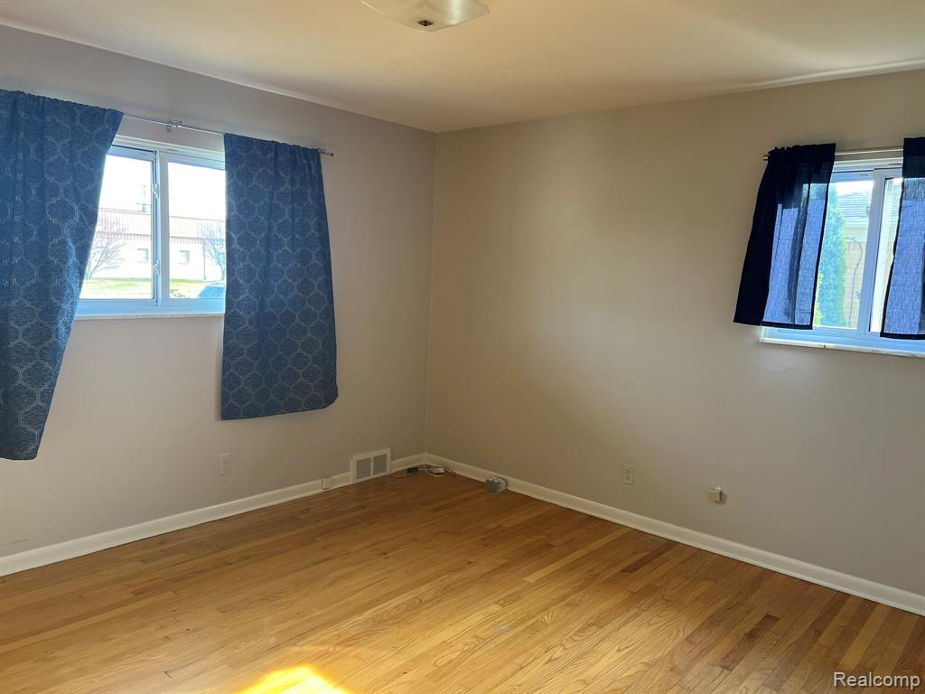 49633 Hayes Road, Shelby Twp, MI 48315 — Photo 8