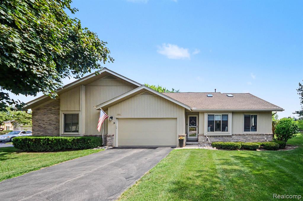 1991 HUNTERS Lane, Lake Orion, MI