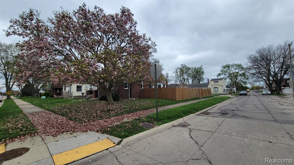 581 ANTOINE Street, Wyandotte, MI 48192 — Photo 49