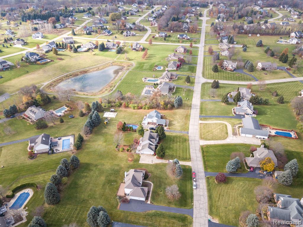 8714 GLEN HAVEN Drive, Howell, MI 48843 — Photo 35