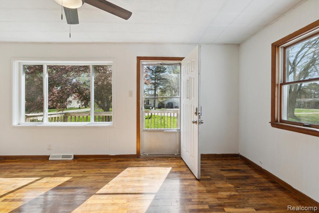 5407 Country Lane, Flint, MI 48506 — Photo 8