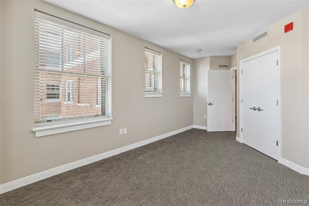 525 W Lafayette, 17D, Detroit, MI 48226 — Photo 16