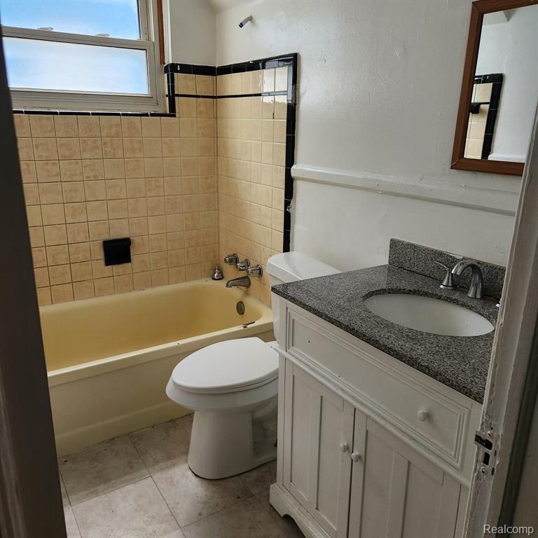 9924 MONTROSE Street, Detroit, MI 48227 — Photo 3