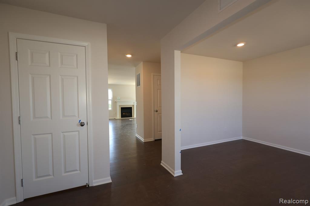 606 Harvest Way, Chelsea, MI 48118 — Photo 3