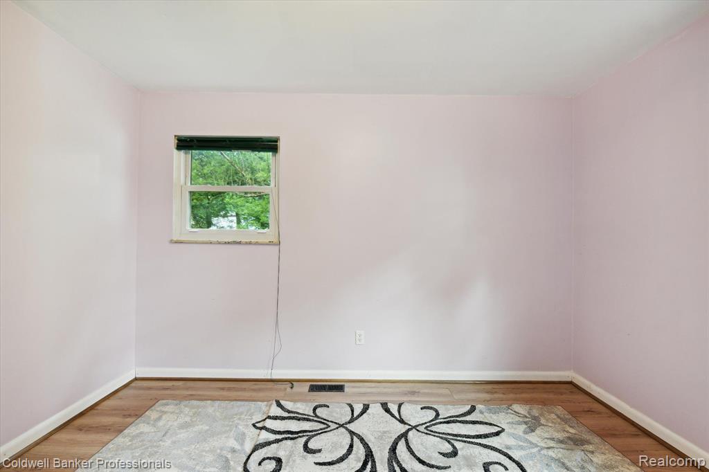 326 EAST Street, Holly, MI 48442 — Photo 14