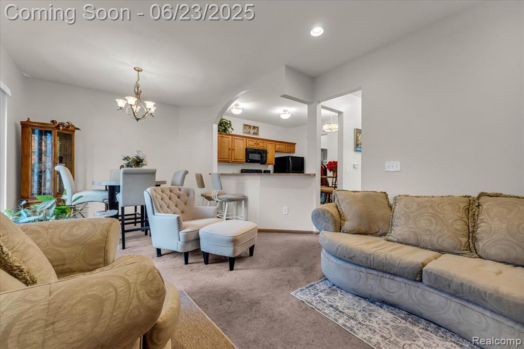 417 E BERNHARD Avenue, Hazel Park, MI 48030 — Photo 11