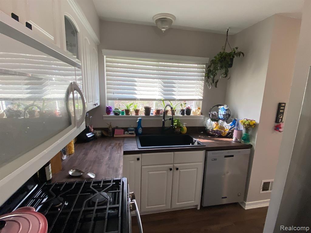 5225 ORCHARD GROVE Drive, Flint, MI 48507 — Photo 4