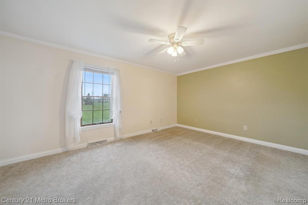 6452 E MAPLE Avenue, Grand Blanc, MI 48439 — Photo 28