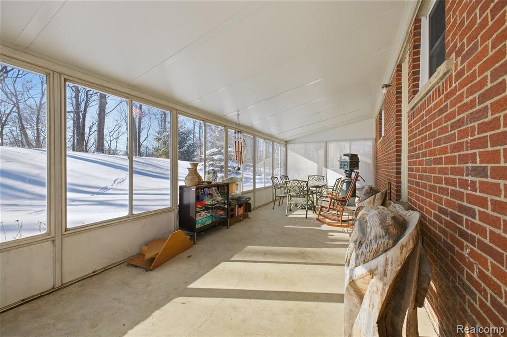 523 Tilmor Drive, Waterford, MI 48328 — Photo 31