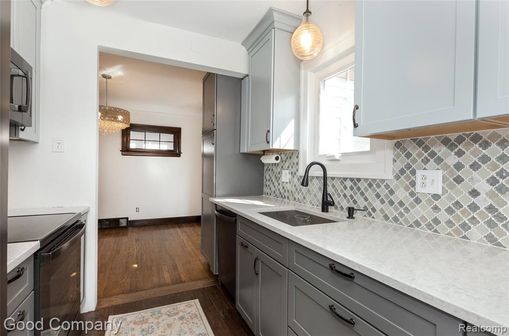 717 W 12 Mile Road, Royal Oak, MI 48073 — Photo 18