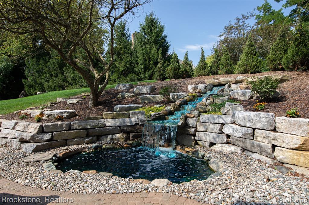 4780 CIDER HILL Drive, Rochester, MI 48306 — Photo 10