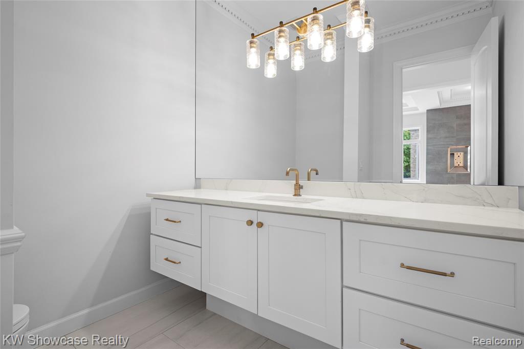 5512 Essex Court, West Bloomfield, MI — Photo 45