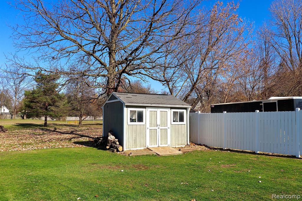 11635 Peelman Drive, Lennon Vlg, MI 48449 — Photo 29