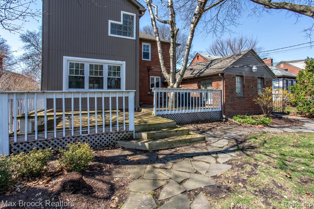 26614 Humber Street, Huntington Woods, MI — Photo 48