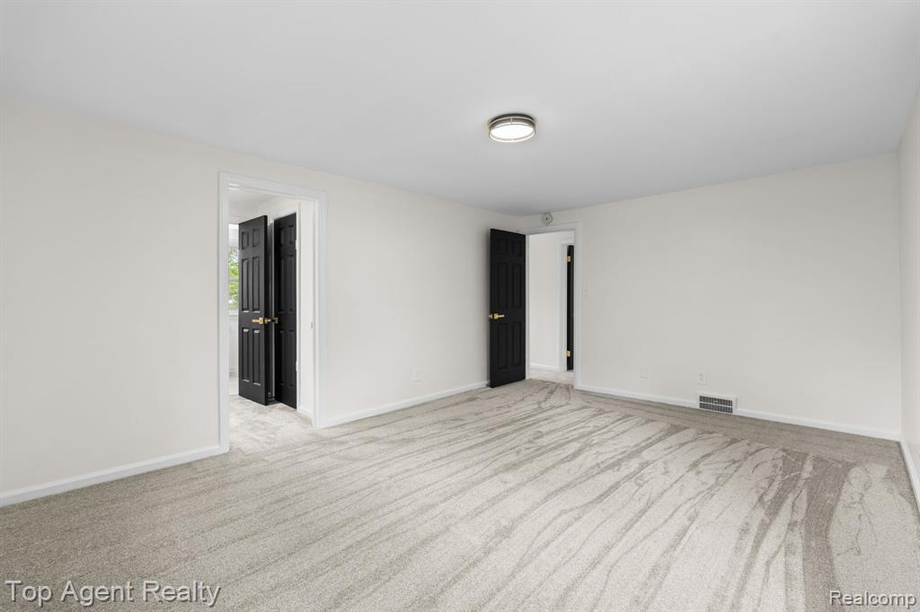 1894 Broadstone Road, Grosse Pointe Woods, MI 48236 — Photo 24