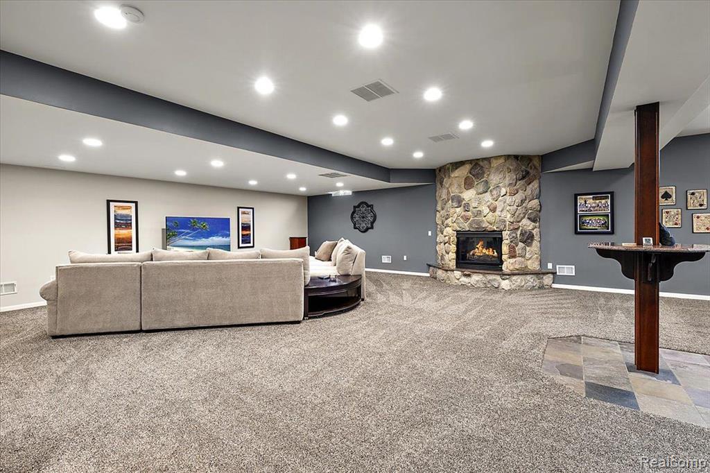 8449 S SHORE Drive, Clarkston, MI 48348 — Photo 47