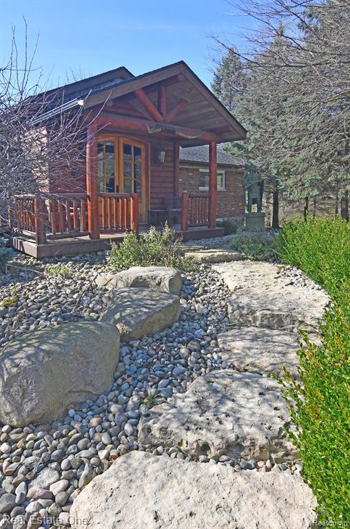 4909 ALGONQUIN Boulevard, Clarkston, MI 48348 — Photo 13