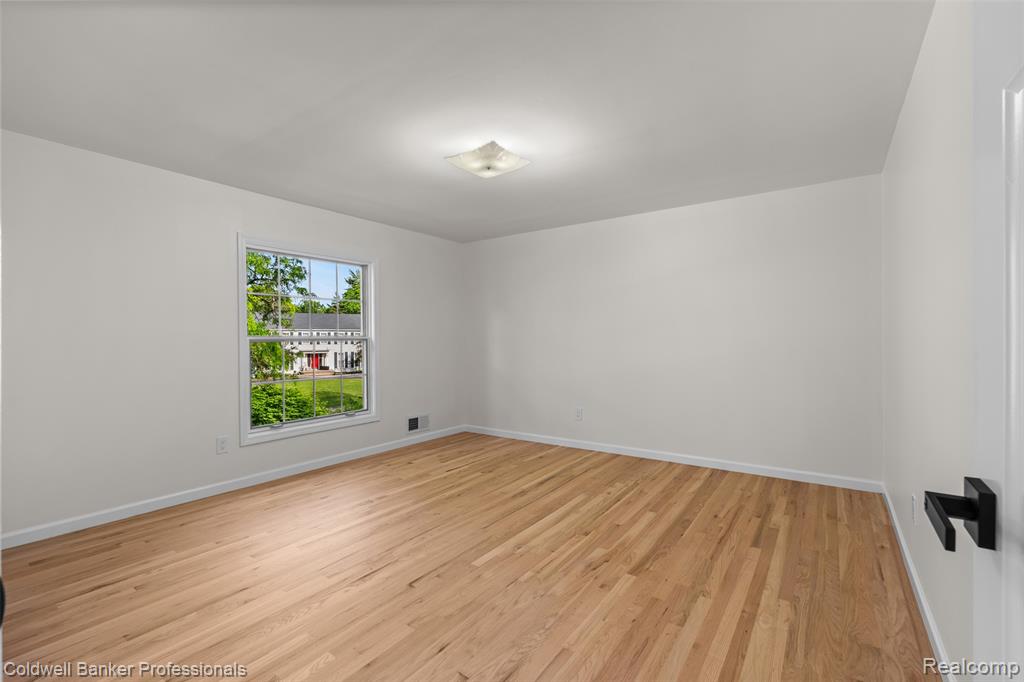 5890 Pinecroft Drive, West Bloomfield, MI — Photo 22