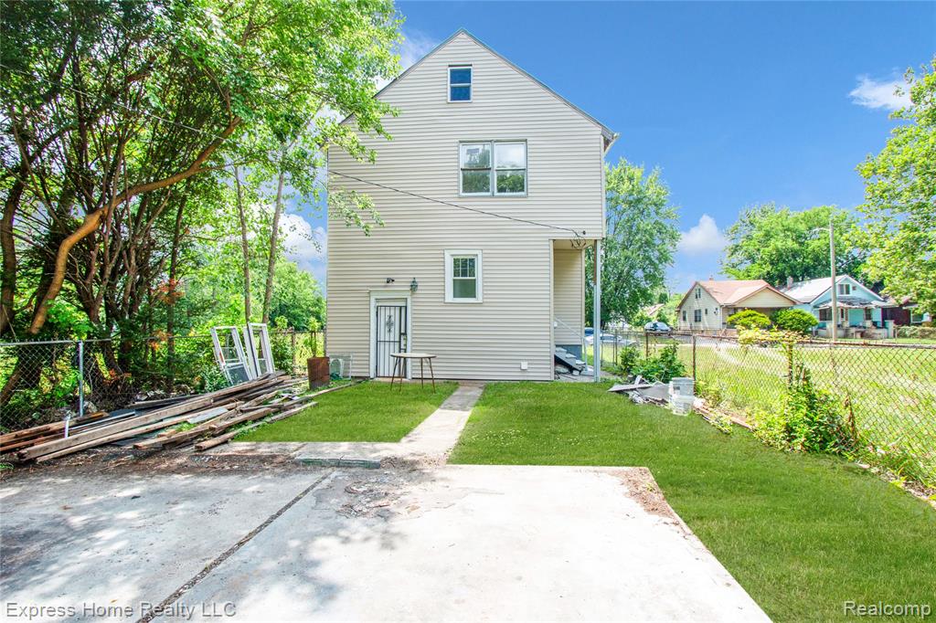 13484 Maine Street, Hamtramck, MI 48212 — Photo 29
