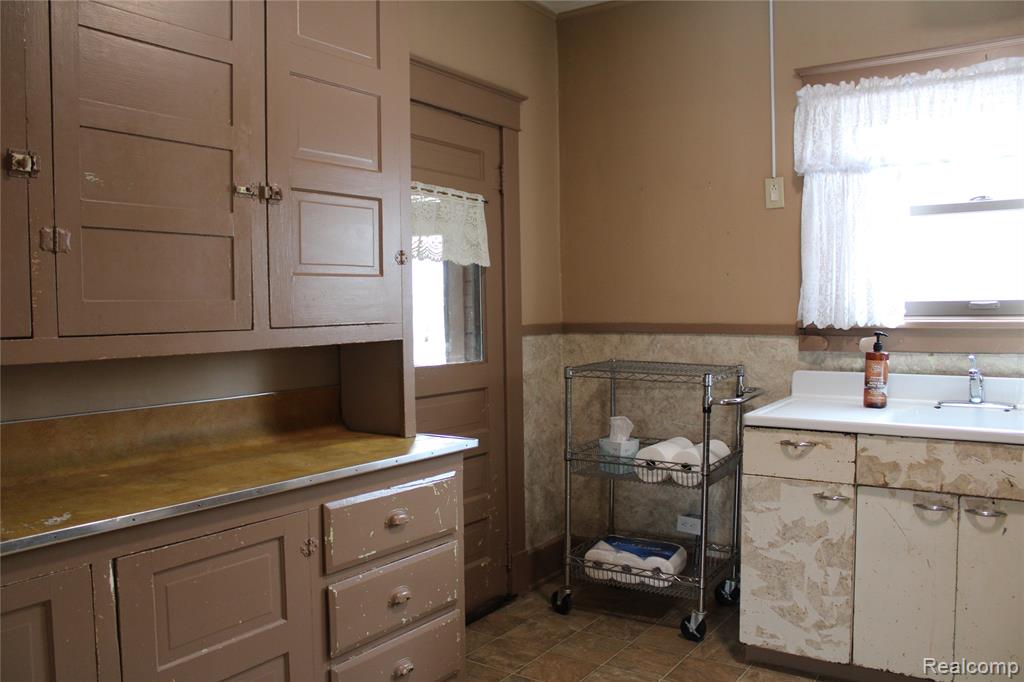 209 Maple Street, Almont, MI 48003 — Photo 11