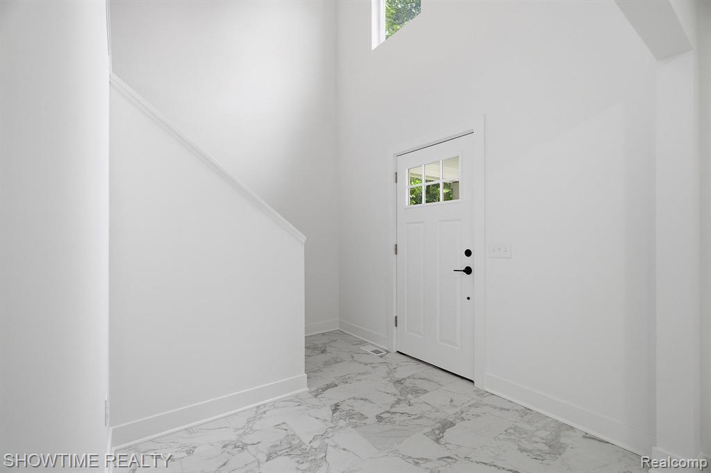 19320 Gaylord, Redford, MI 48240 — Photo 30