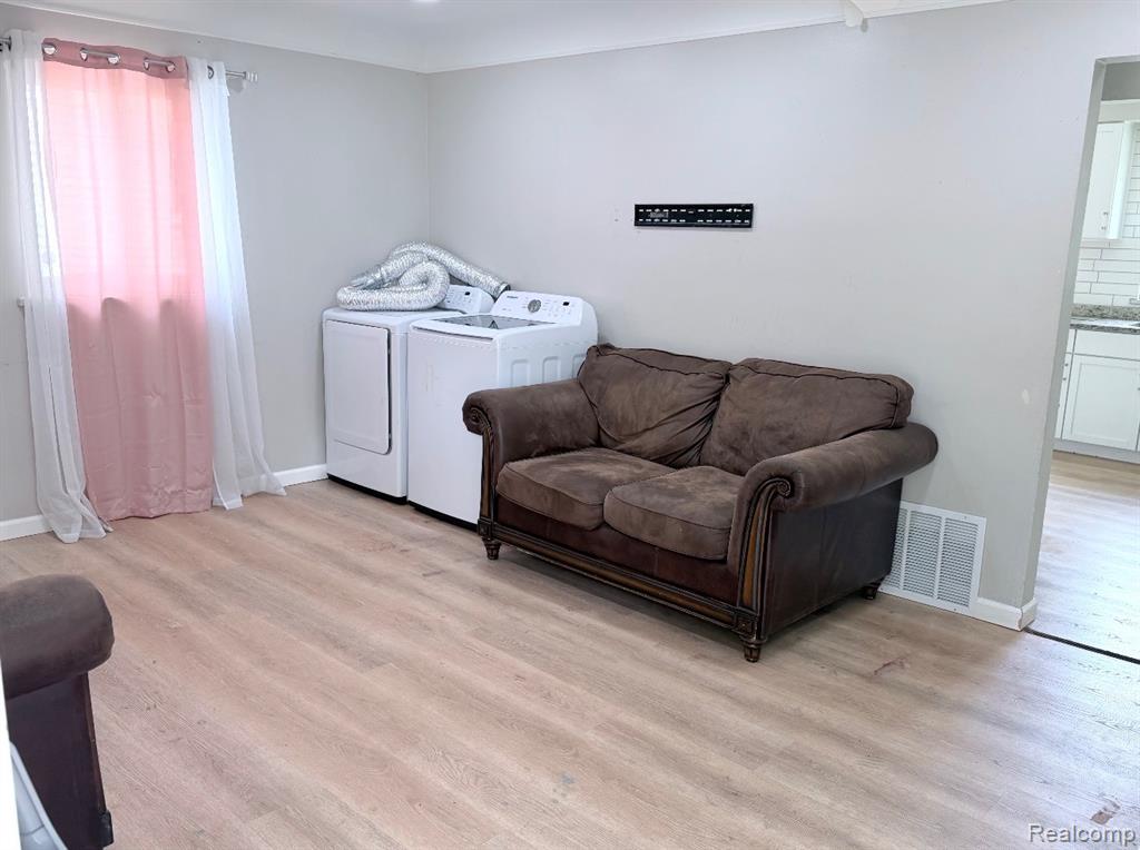 5322 Winthrop Boulevard, Flint, MI 48505 — Photo 3