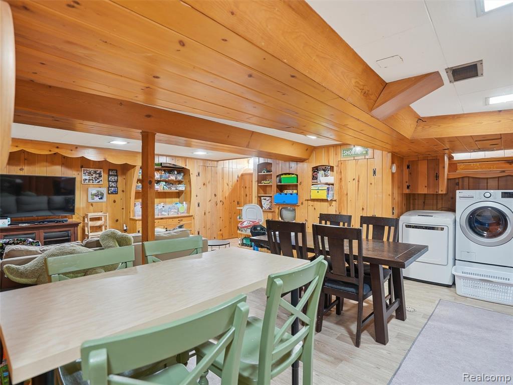 2073 Lochmoor Boulevard, Grosse Pointe Woods, MI 48236 — Photo 37