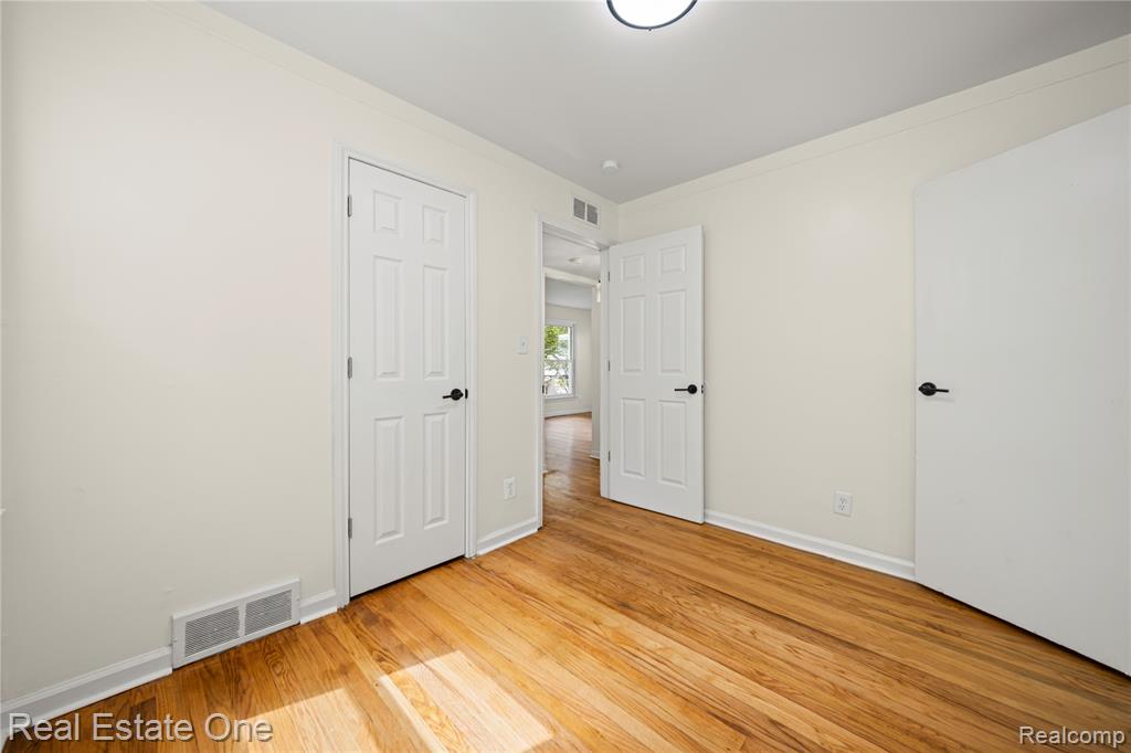 4521 COLUMBUS Street, Wayne, MI 48184 — Photo 16