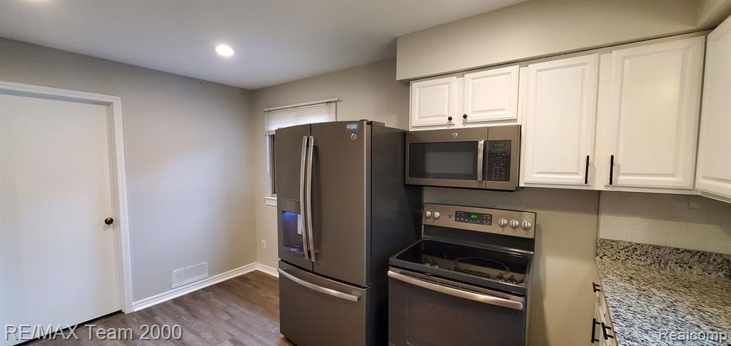 5397 JACKSON Street, Dearborn Heights, MI 48125 — Photo 6