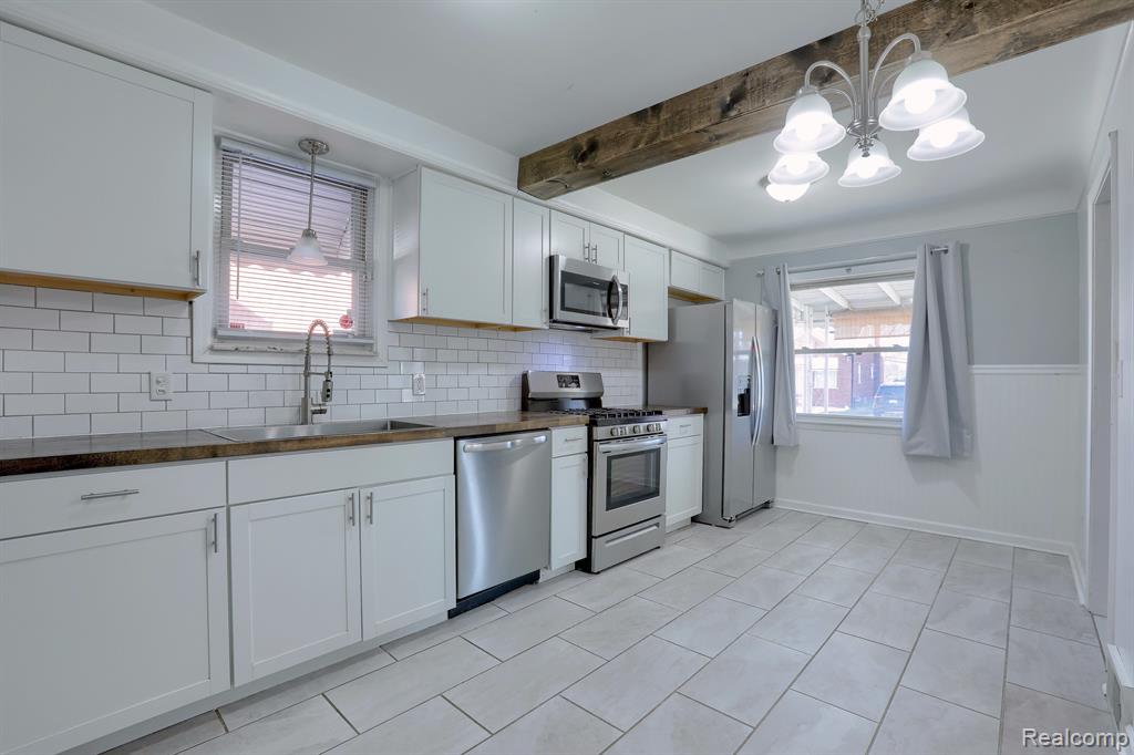 539 FARNHAM Avenue, Lincoln Park, MI 48146 — Photo 5