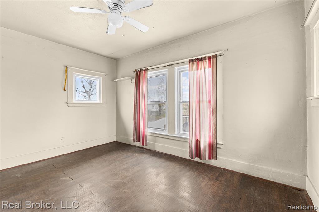 352 N Perry Street, Pontiac, MI 48342 — Photo 15