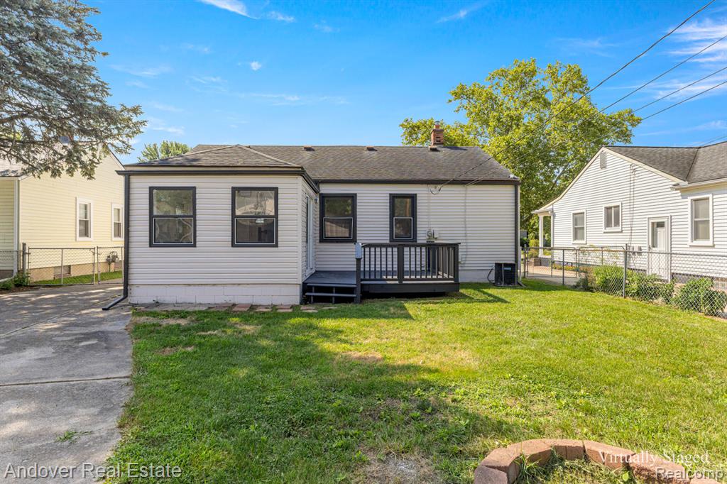 30924 Barton Street, Garden City, MI — Photo 32