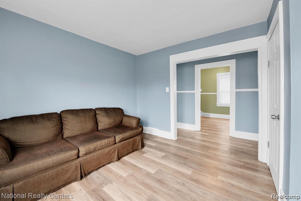 39 E Brockton Avenue, Madison Heights, MI 48071 — Photo 19