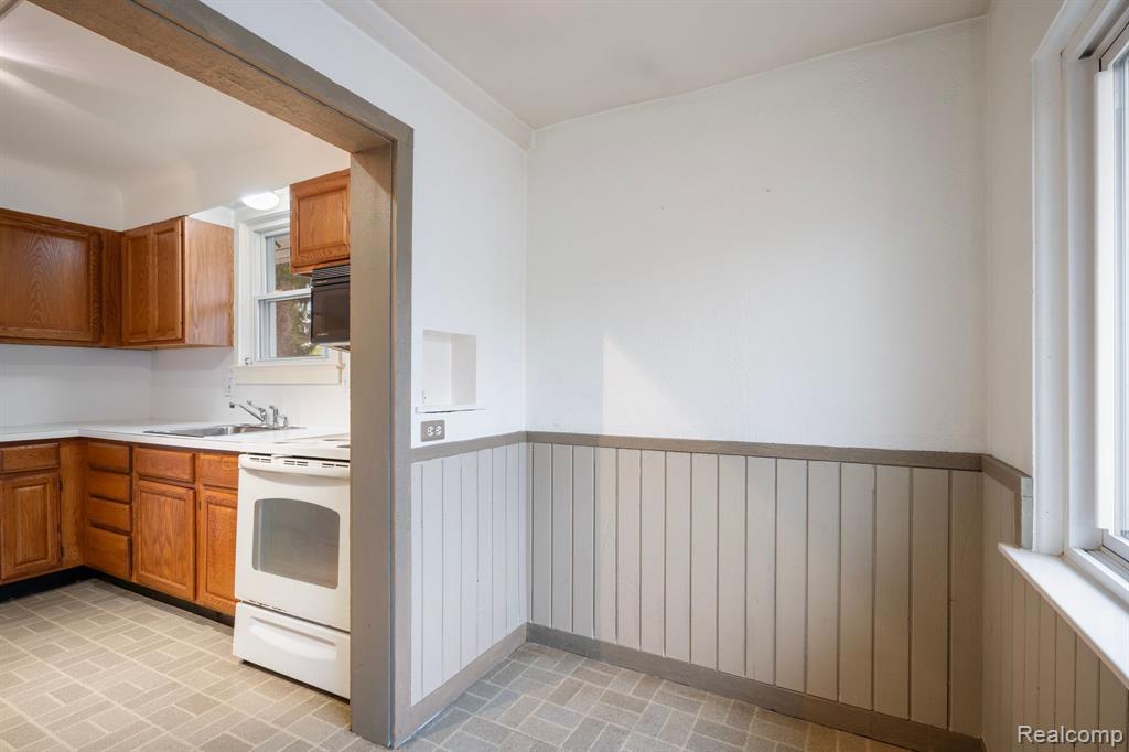 606 OAKLAND Avenue, Royal Oak, MI 48067 — Photo 38