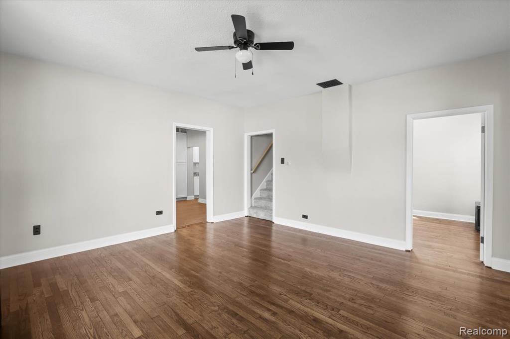 1105 Oak Street, Wyandotte, MI 48192 — Photo 2